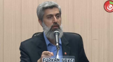 Sancağı bırakacak olanları Allah seçmez