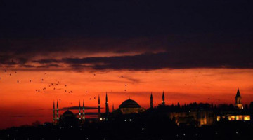 Bazı kimseler, imsak saatinin diyanetin belirlediğinden çok geç olduğunu söylüyorlar. Bu konu hakkında ne düşünüyorsunuz?