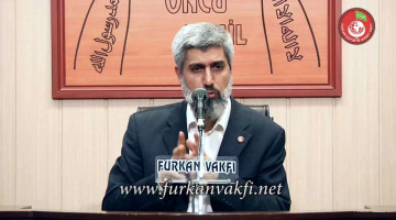 "Tarikata girerken tevbe etmek gerekiyor" diyerek el ele tutuşup hocanın elini tutmak ve öpmek suretiyle tevbe etmek doğru mudur?