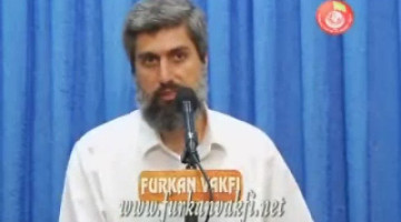 Bize sürekli “Hocanız neden dünya ve Türkiye siyasetiyle bu kadar ilgileniyor” diye soruluyor. Bu kimselere ne cevap vermeliyiz?