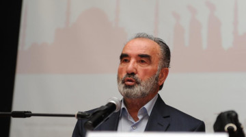 Hayrettin Karaman'ın 'evet' oyu kullanmayı "farzın kendisi ile tamamlandığı şey farzdır" kaidesine göre farz görmesini nasıl değerlendiriyorsunuz?