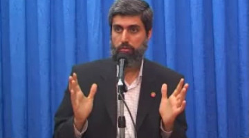 "Dinde zorlama yoktur" ayeti ile efendimizin buna muhalif gibi görünen hadisini nasıl anlamalıyız?