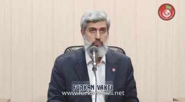 Tek başına namaz kılan bir kimsenin, kıraat esnasında ses düzeyi nasıl olmalıdır? Vakit namazları ya da nafile namazlar tamamen sesli olarak kılınabilir mi?