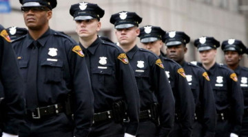 Almanya'da veya Batı ülkelerinde polis olmak caiz midir?