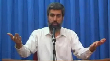 Ayette "Allah insanı yokluk ile imtihan eder" diyor. Hadiste ise "fakirlik gelince, iman gider diyor". bu ikisini nasıl anlamalıyız?