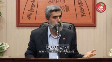 Cumhurbaşkanlığı sarayında 16 Türk devletini temsil eden askerlerin bulundurulmasını nasıl değerlendiriyorsunuz?