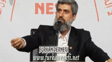 Bazı siyasileri ya da hükümeti eleştirdiğiniz için afişlerimizi yırtan ve sizin bölücü olduğunuzu söyleyenlere nasıl cevap verebiliriz?