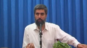 Eşimin peçe takmasına ve çarşaf giymesine izin vermiyorum. Bu zamanda çarşaf gerçekten gerekli midir?