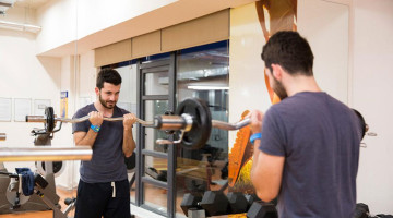 Erkekler için spor salonu açmak caiz midir?