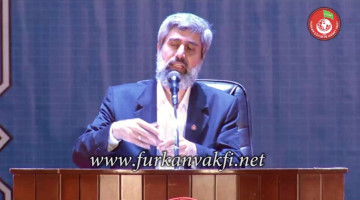 Bazı insanlar değer verme, eşitlik ve özgürlük bakımından demokrasiyi İslam'a denk görüyorlar. Bu anlayış doğru mudur?